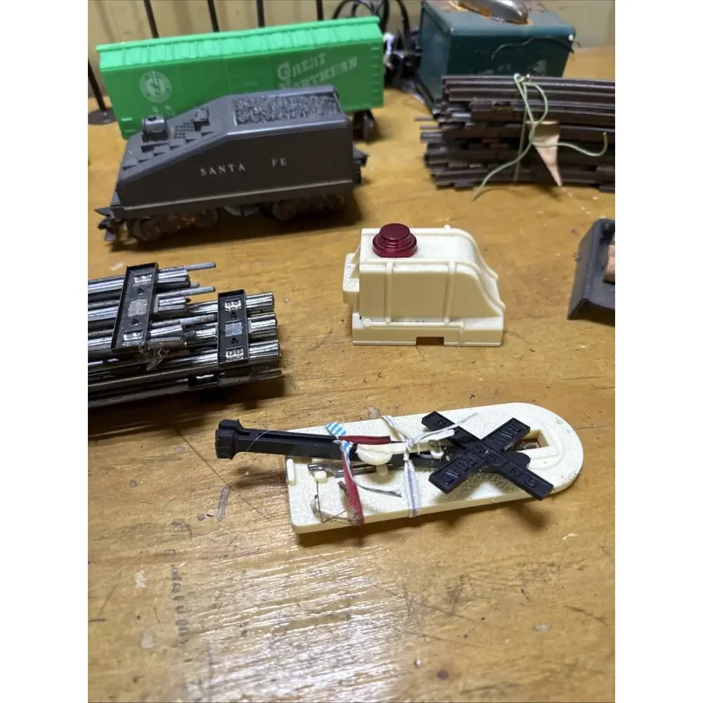 Vintage Train Set Track Engine Cars And Accessories